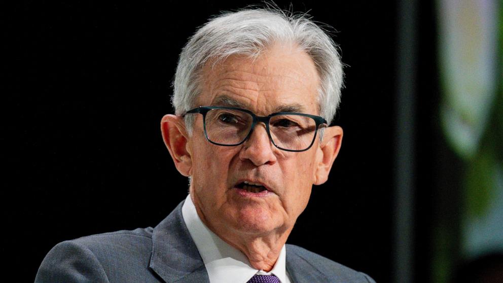 PHOTO: Federal Reserve Chair Jerome Powell speaks at the Economic Club of Chicago, April 16, 2025.
