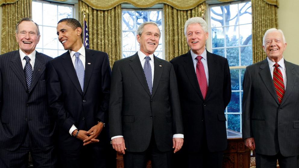 PHOTO: President George W. Bush welcomes former U.S. President's, George H.W. Bush, Bill Clinton and Jimmy Carter and President-elect Barack Obama to the Oval Office at the White House in Washington, Jan. 7, 2009 .