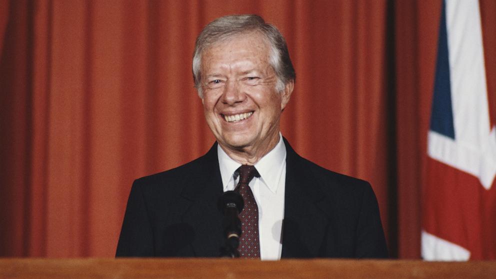 PHOTO: Former President Jimmy Carter holds a press conference at the American Embassy in London, Jan. 1986. 