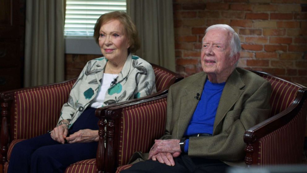 PHOTO: Former President Jimmy Carter and first lady Rosalynn Carter talk to ABC News' Senior National Correspondent Steve Osunsami in Plains, Ga., June 28, 2021.