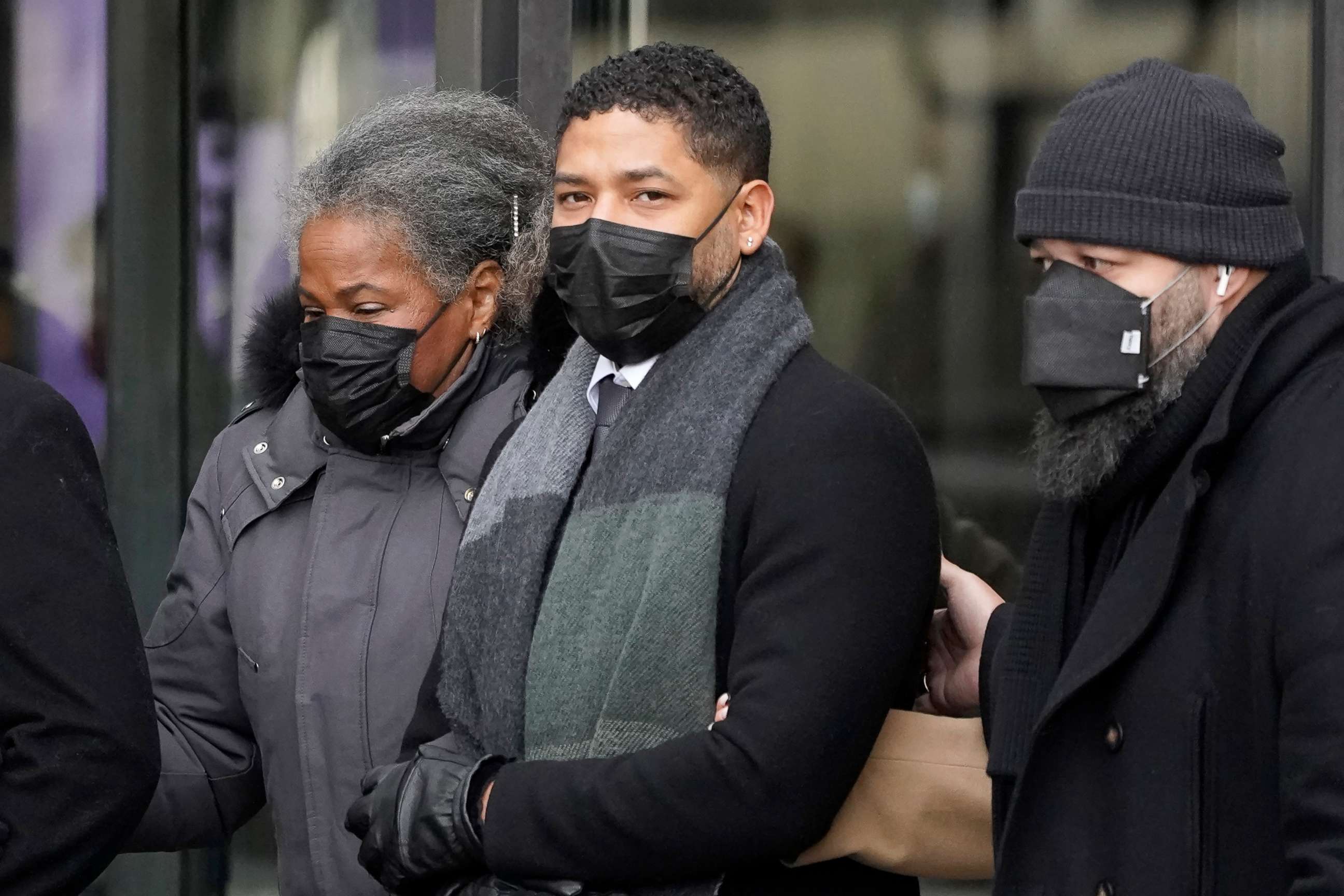 PHOTO: Actor Jussie Smollett departs the courtyard after day six of his trial in Chicago, Dec. 7, 2021.