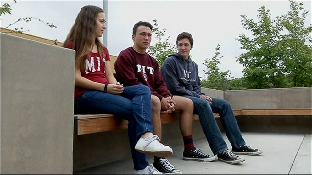 PHOTO: Triplets from California all got into MIT and are going there in the fall.