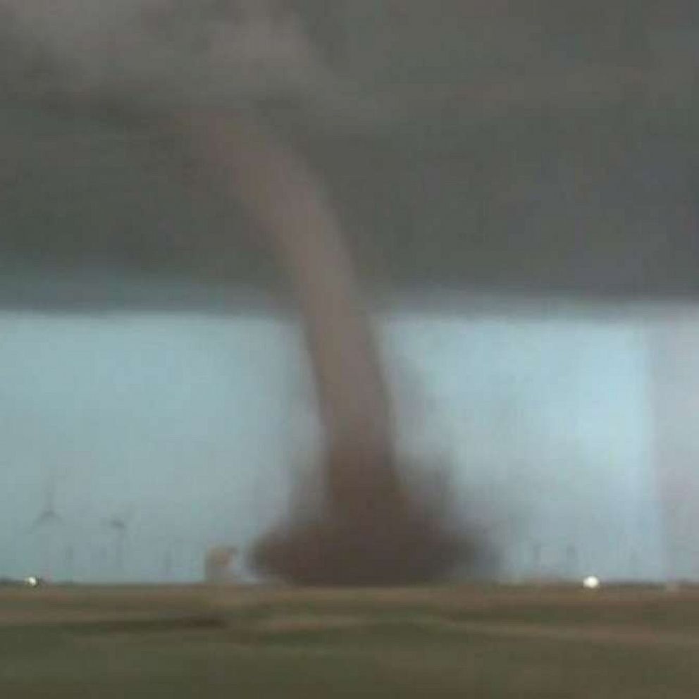 Tornadoes, severe weather threaten Central Plains through next few days -  ABC News