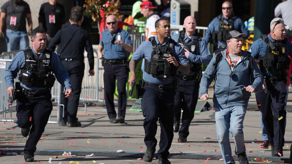 PHOTO: Police respond after gun shots were fired after the celebration of the Kansas City Chiefs winning Super Bowl LVIII, Feb 14, 2024, in Kansas City, Mo.