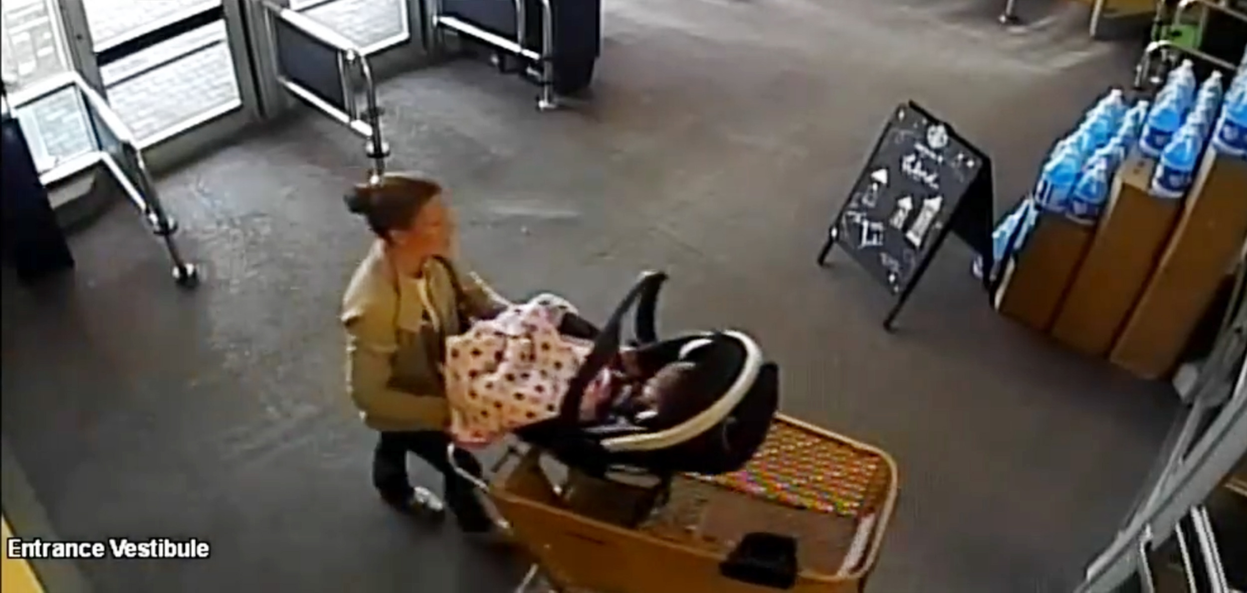 PHOTO: Missing woman Kelsey Berreth is seen entering a Safeway grocery store in Woodland Park, Colo, in surveillance video from Nov. 22, 2018.