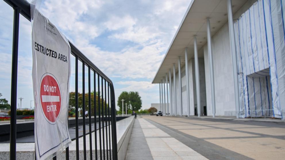 Judge orders 30 days' notice for Kennedy Center changes