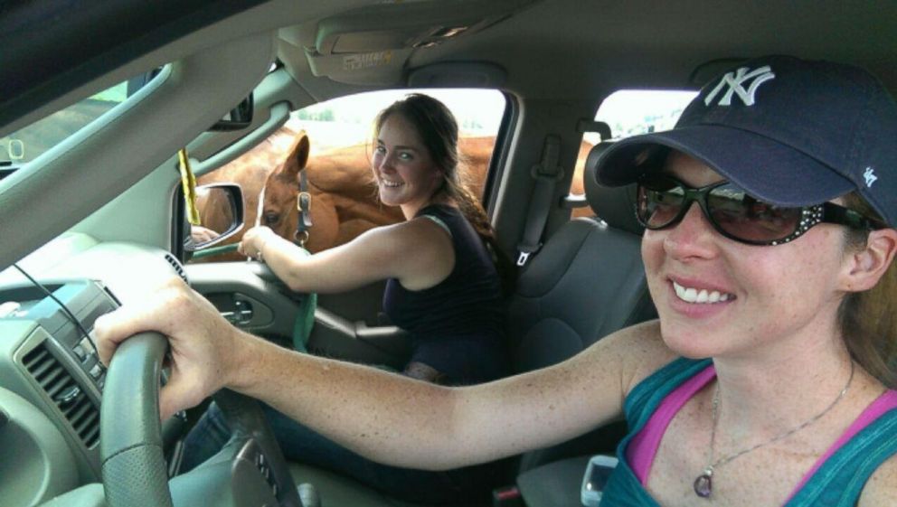 PHOTO: Mariah Smith, left, and her older sister Shannon Kent, right, dreamed of one day opening a horse farm to help veterans struggling with PTSD and children with disabilities.