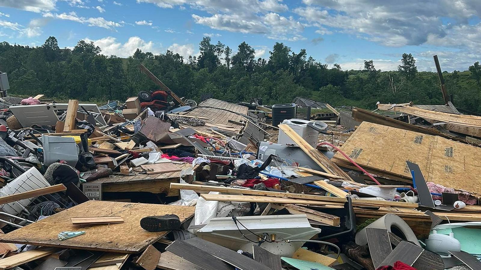 At least 1 dead, multiple people injured as severe weather hits Kentucky: Sheriff