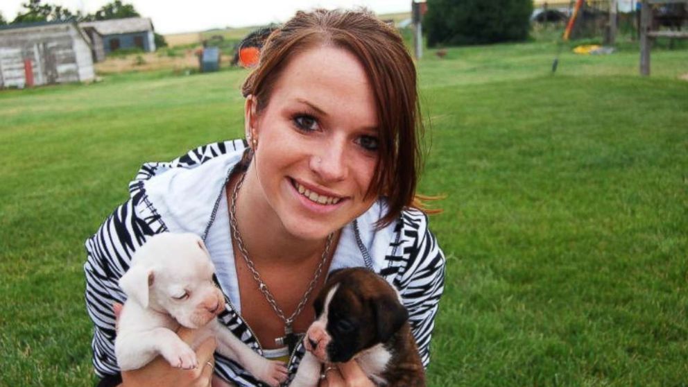 Kelsie Schelling, who was eight weeks pregnant at the time, was last seen in February 2013.
