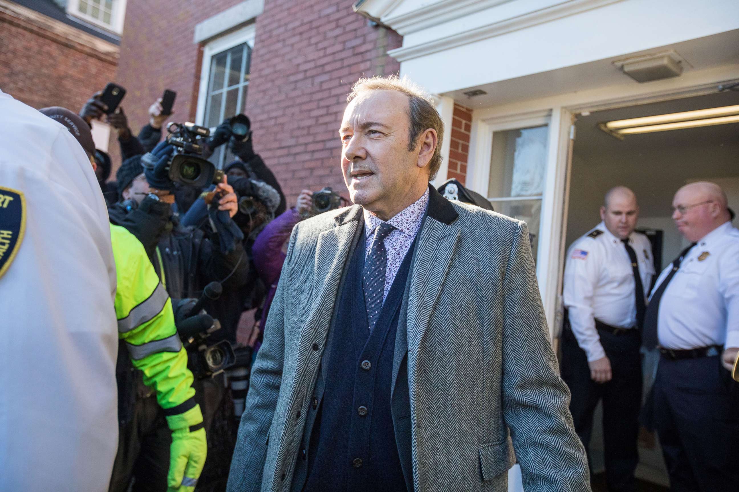PHOTO: Actor Kevin Spacey leaves Nantucket District Court after being arraigned on sexual assault charges, Jan. 7, 2019, in Nantucket, Mass.