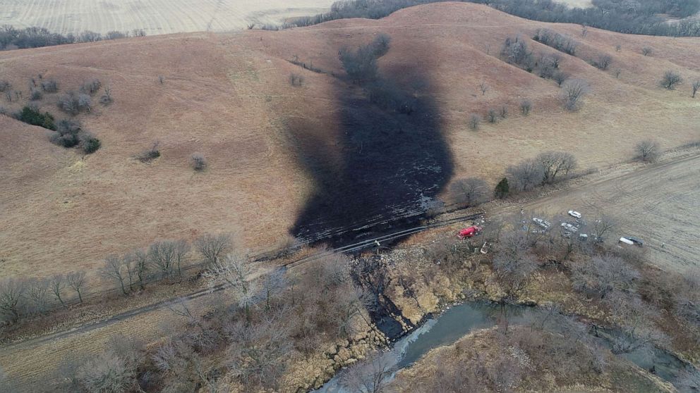 Oil flowing again through Keystone Pipeline, but leaky section still shut down