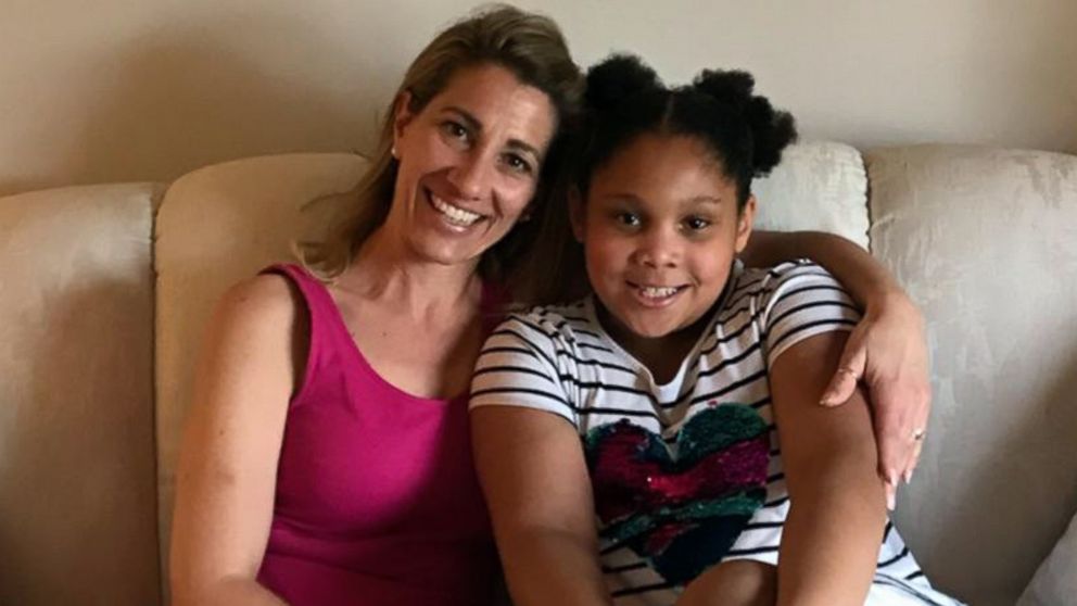 PHOTO: Fourth grade teacher Tanya Thomas from Slate Ridge Elementary in Reynoldsburg, Ohio plans to donate a kidney to Eva, 10, a student from the same school, who is battling a rare kidney disease.