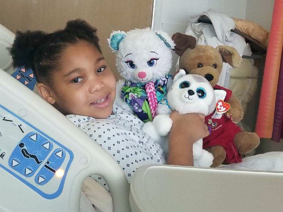 PHOTO: Eva, 10, pictured in an undated handout photo, is battling a rare kidney disease and her kidneys had only been functioning at 4%, doctors said.