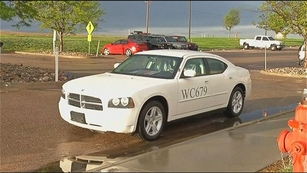 PHOTO: Tanner Brownlee was outbid on his dad's squad car but was handed the keys by a stranger.