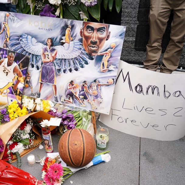 Celebrity fans pay homage to NBA legend Kobe Bryant after he dies in  California helicopter crash - ABC News