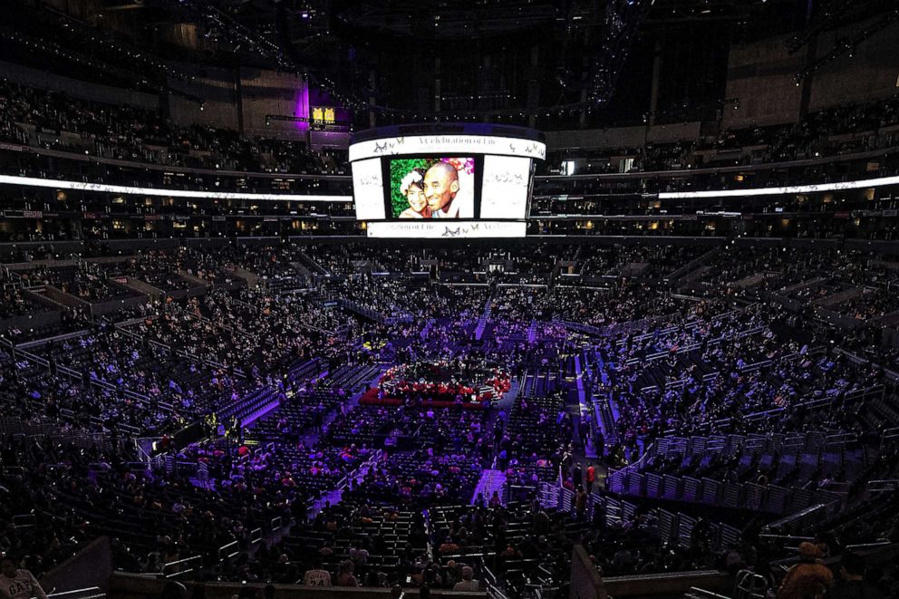 Lakers Left Empty Seats for Kobe Bryant, Gigi at 1st Game Since Death