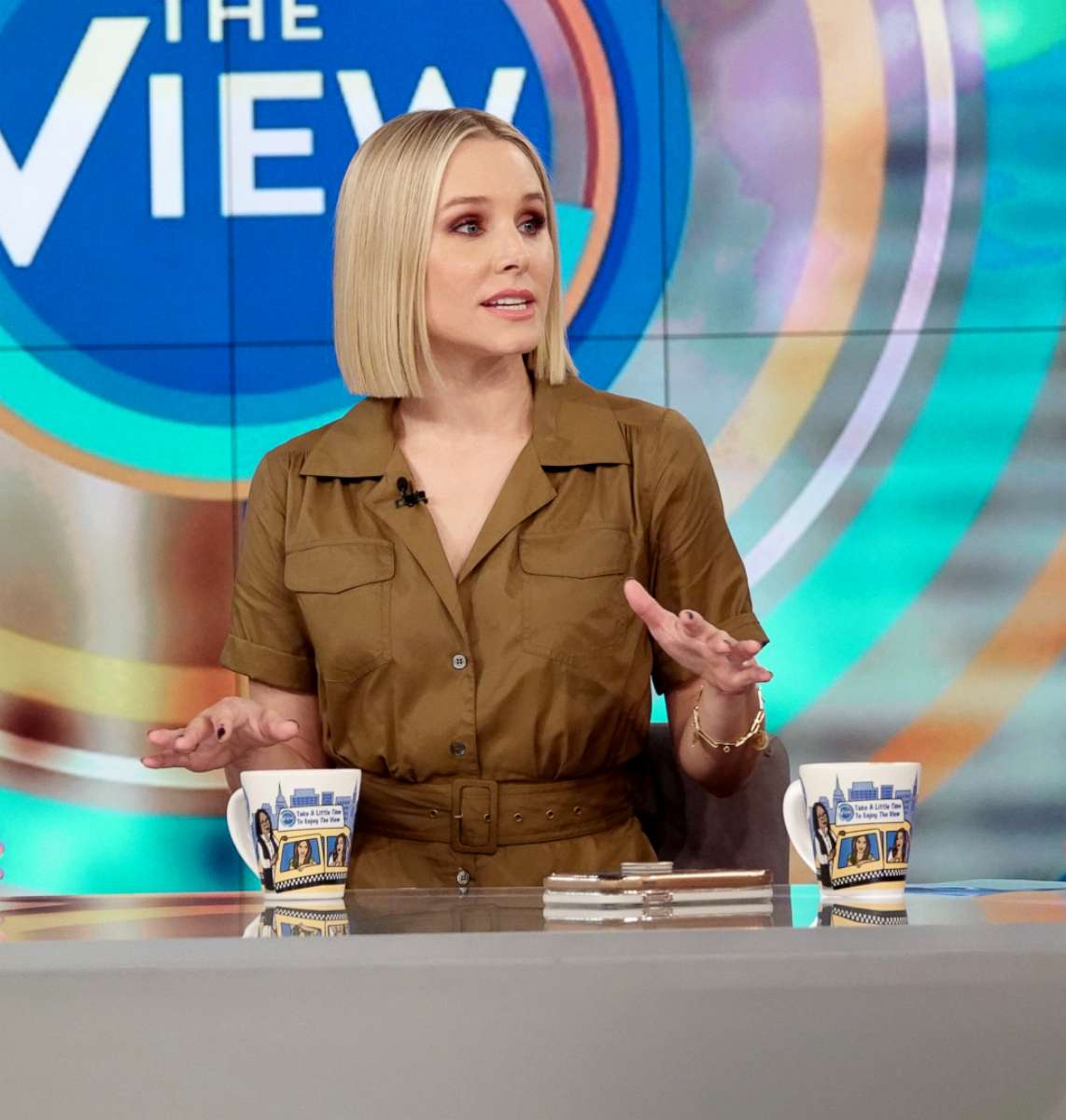 PHOTO: Kristen Bell joins "The View" to discuss the new "Frozen 2" movie, Nov. 12, 2019.