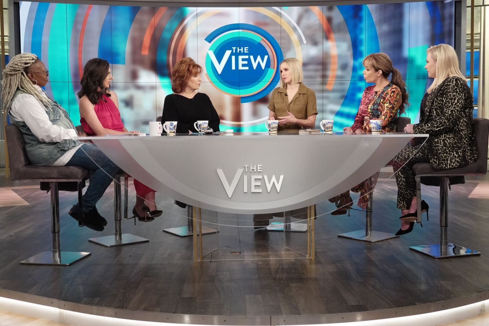 PHOTO: Kristen Bell joins "The View" co-hosts Whoopi Goldberg, Abby Huntsman, Joy Behar, Sunny Hostin, and Meghan McCain to discuss the new "Frozen 2" movie, Nov. 12, 2019.