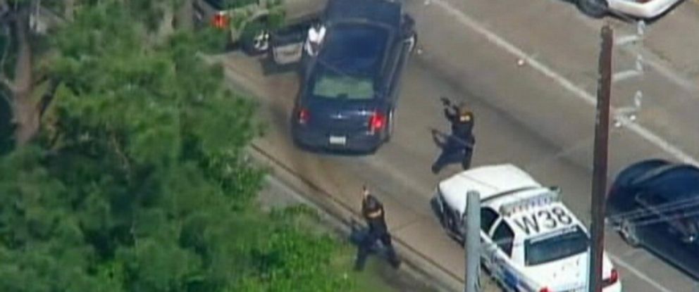 Man Fatally Shot After Police Chase, Multi-vehicle Crash In Houston 