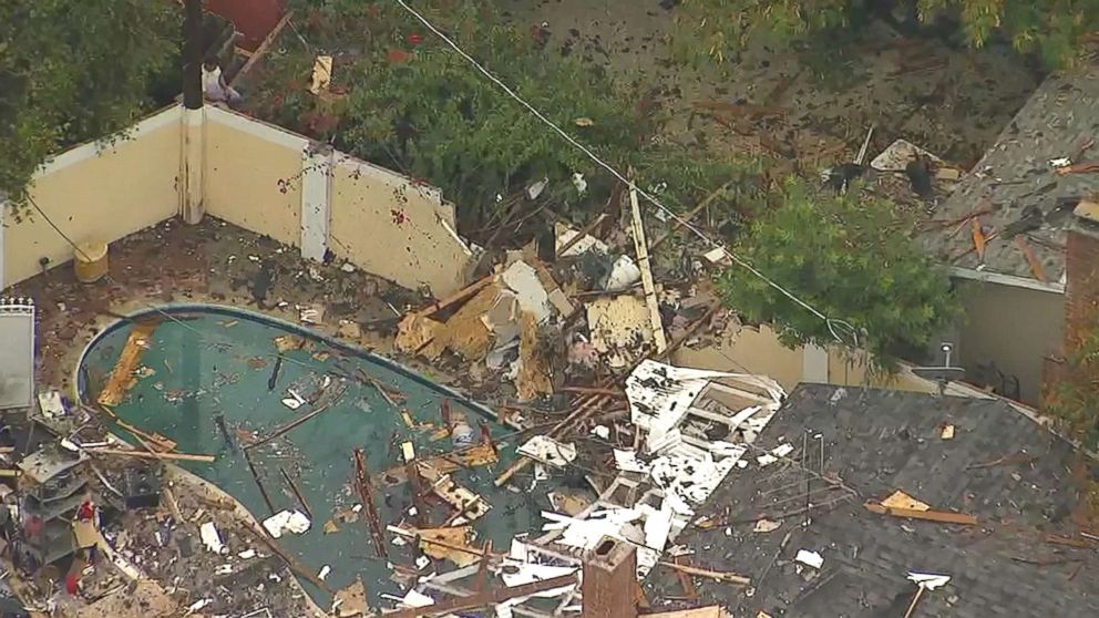 PHOTO: The explosion on Sept. 20, 2017, collapsed part of a brick partition between homes in western Los Angeles.