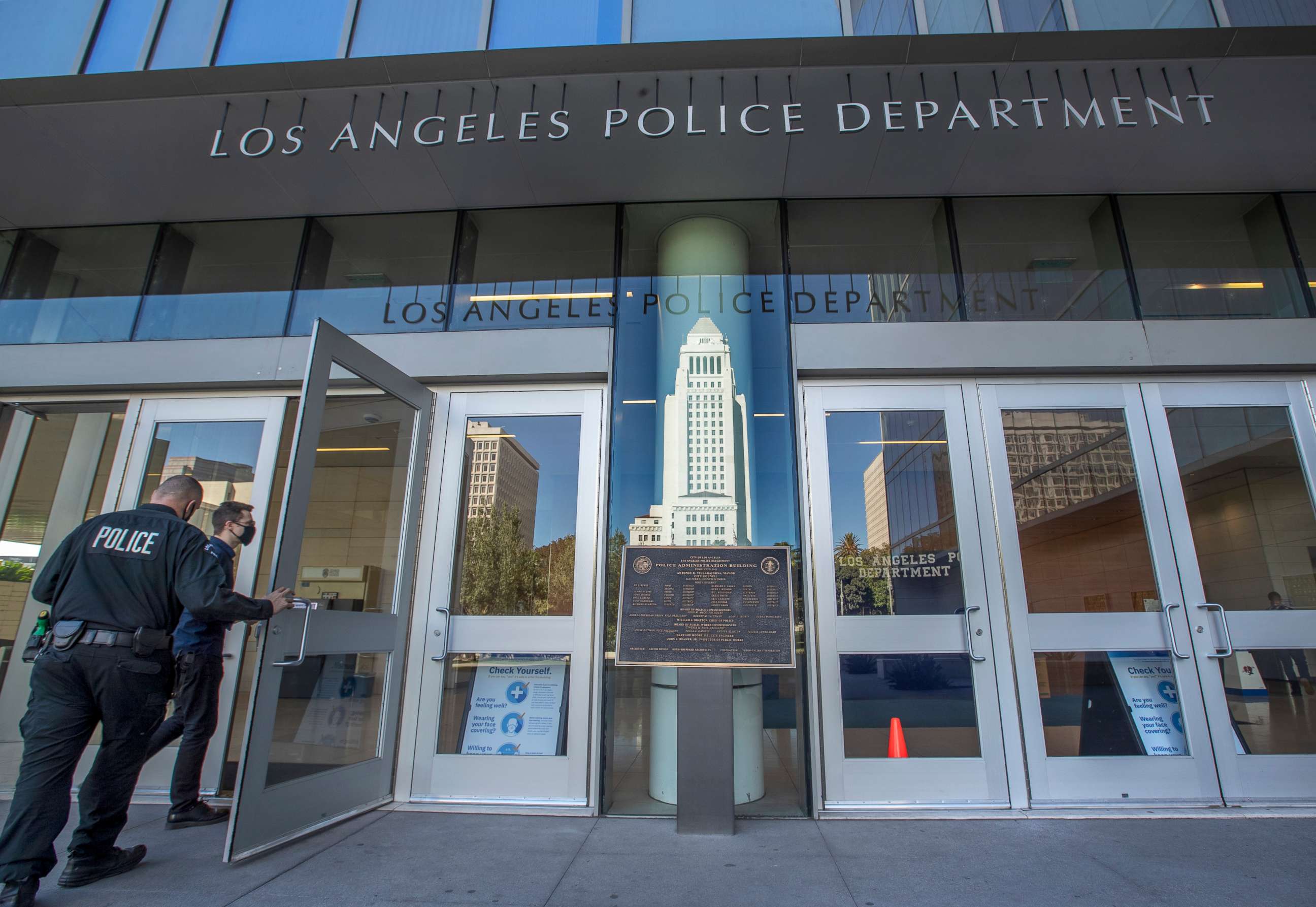 PHOTO: The front entrance to LAPD Headquarters on 1st St. in downtown Los Angeles.