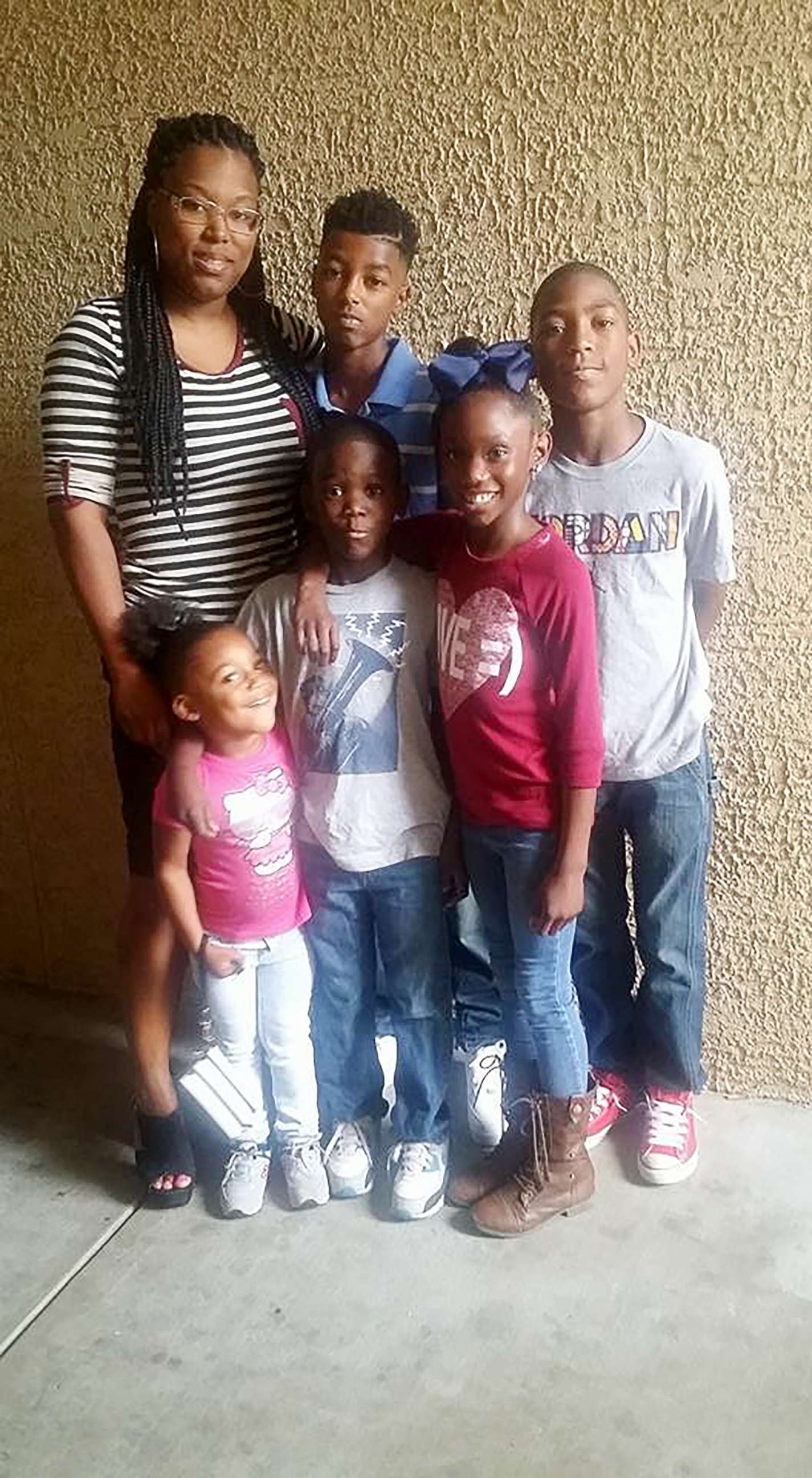 PHOTO: Iesha Champs of Houston and her five children. She called them her "mini lawyers" for helping her get through three years of law school.