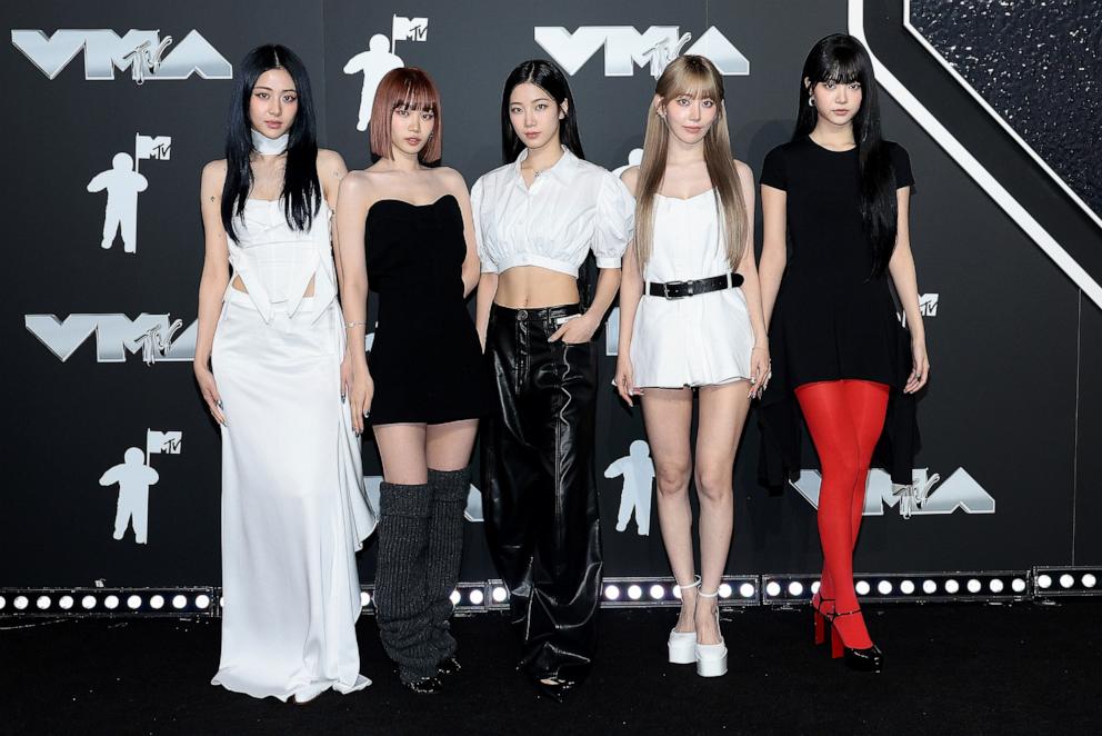 PHOTO: Huh Yun-jin, Kim Chae-won, Kazuha, Sakura Miyawaki and Hwang Jung-eum of Le Sserafim attends the 2024 MTV Video Music Awards at UBS Arena on Sept. 11, 2024, in Elmont, New York. 