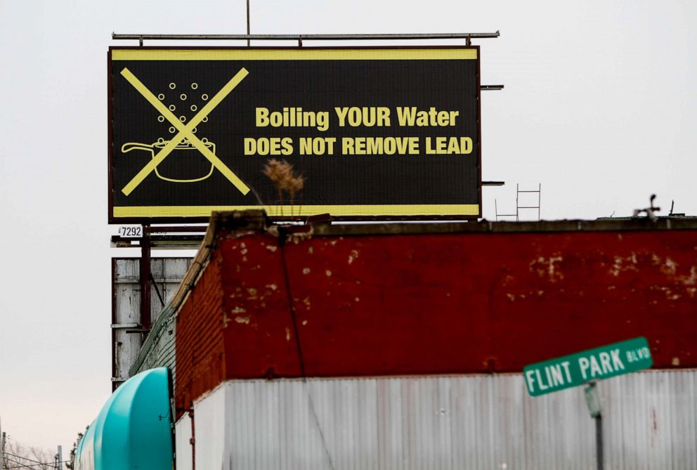 PHOTO: A sign tells Flint residents that boiling water doesn't remove lead on Feb.7, 2016 in Flint, Michigan.