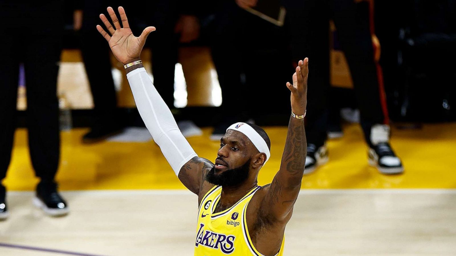 LeBron James breaks record for most career points in NBA history
