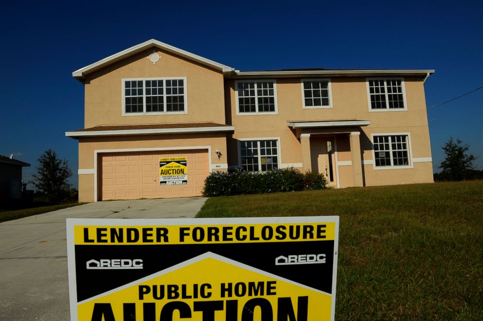 PHOTO: The Fort Myers, Florida area has scores of unsold properties and foreclosed homes and was recently ranked as the area with the 2nd highest foreclosure rate in the U.S, April 22, 2011.