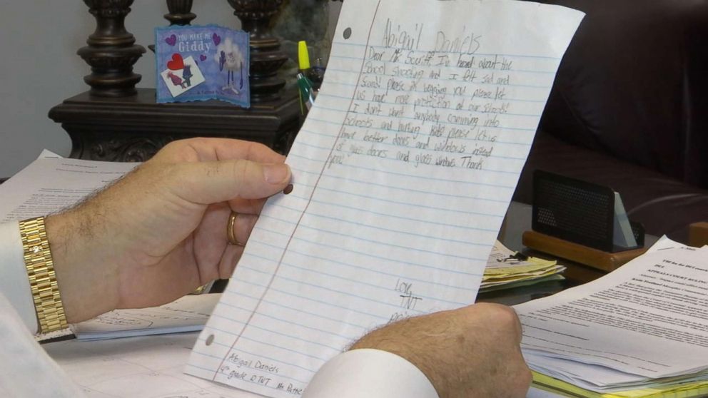 PHOTO: Abigail Daniels, 9, wrote a letter to the Claiborne County sheriff, asking for more protection at school. 
