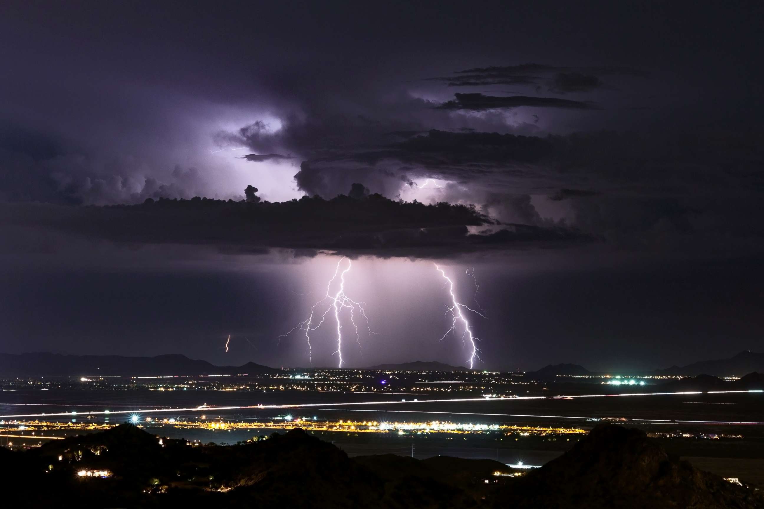 Why So Many People Survive Being Struck By Lightning Abc News 