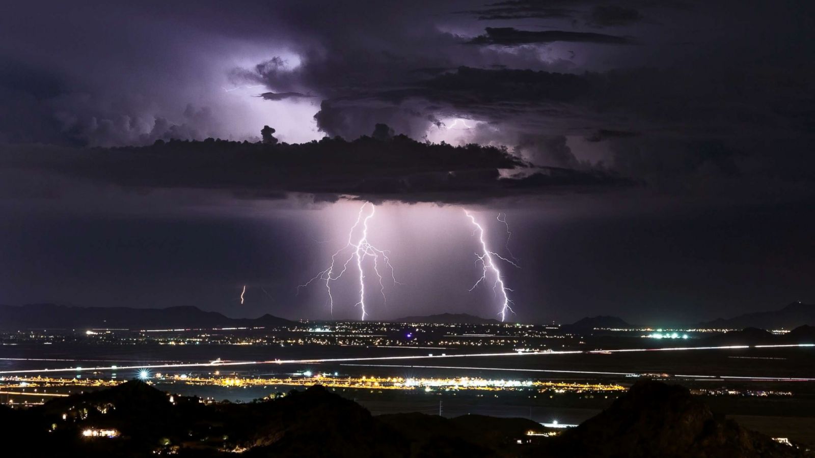 Why so many people survive being struck by lightning - ABC News