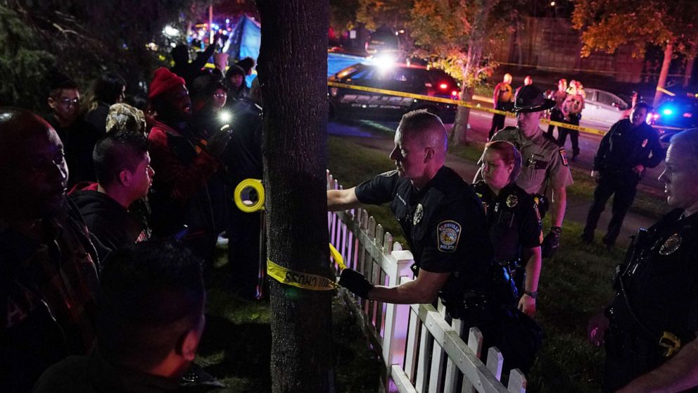 Man shot to death by police after livestreaming chase on Facebook - ABC ...