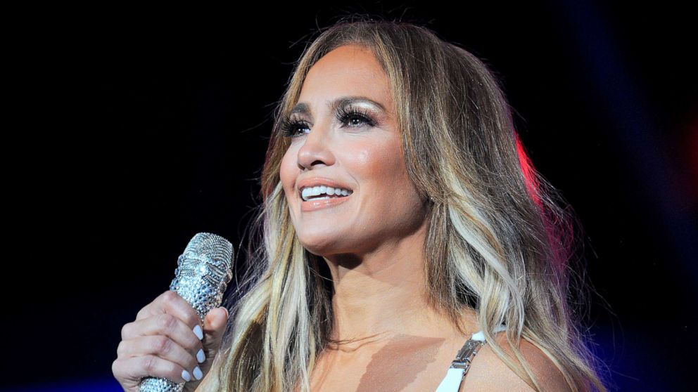 VIDEO: Jennifer Lopez and Ben Affleck spotted together in Montana