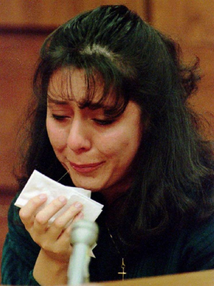 25 years later, looking back at the infamous Lorena Bobbitt case that captivated America