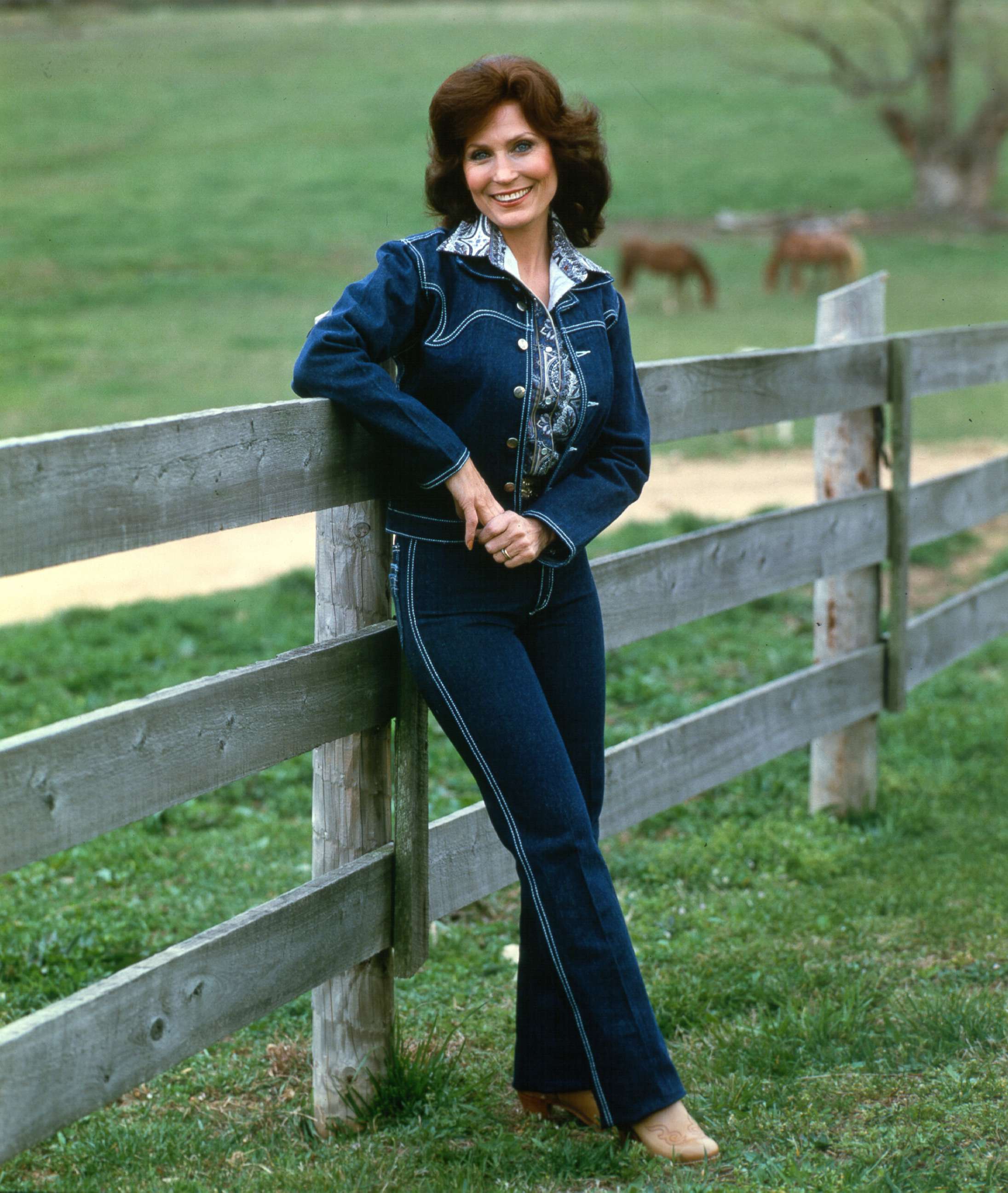 PHOTO: Country singer Loretta Lynn poses for a photo, circa 1972.