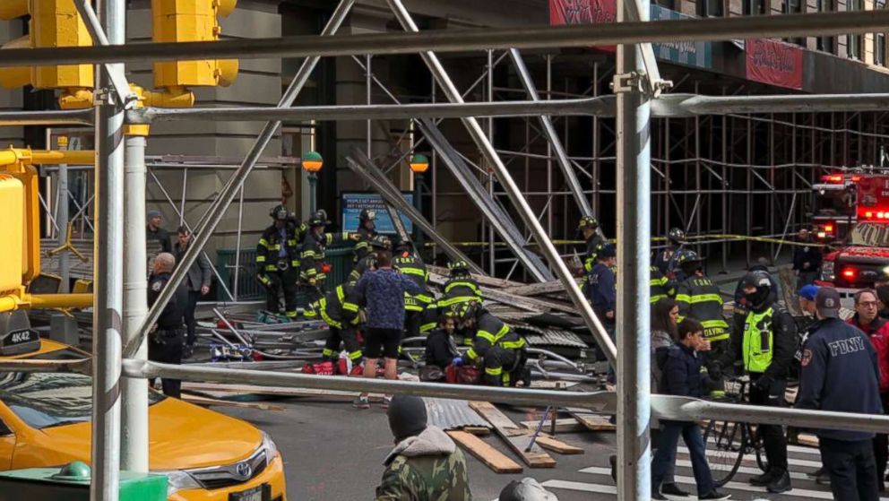 PHOTO: Holly Hudson tweeted this photo of scaffolding that fell on Broadway and Prince in the Soho neighborhood of New York, Nov. 19, 2017.