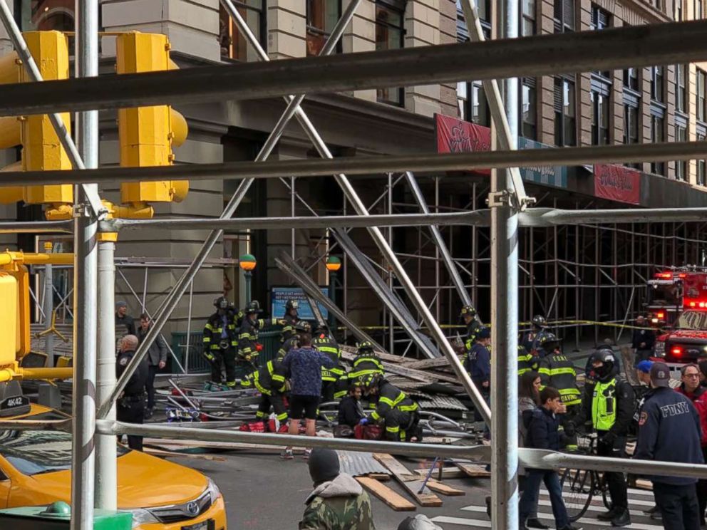 PHOTO: Holly Hudson tweeted this photo of scaffolding that fell on Broadway and Prince in the Soho neighborhood of New York, Nov. 19, 2017.