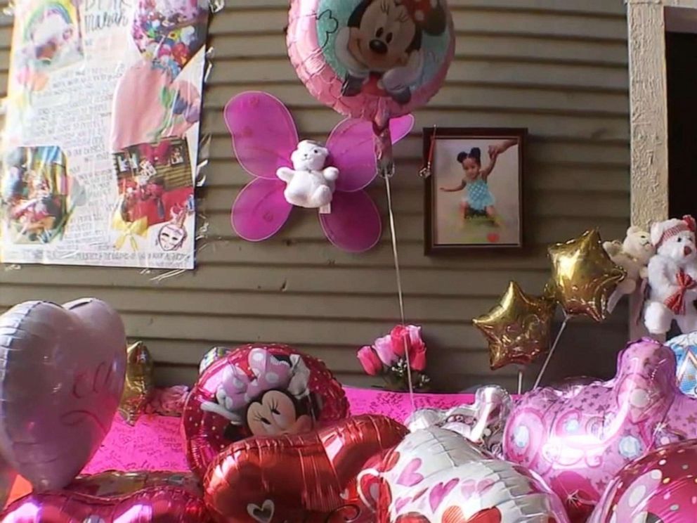 PHOTO: A memorial for 4-year-old Maleah Davis whose remains were found in Arkansas.