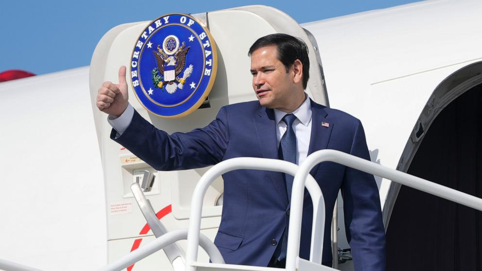 PHOTO: Secretary of State Marco Rubio boards a plane at Panama Pacifico International Airport in Panama City, Feb. 3, 2025, en route to El Salvador.