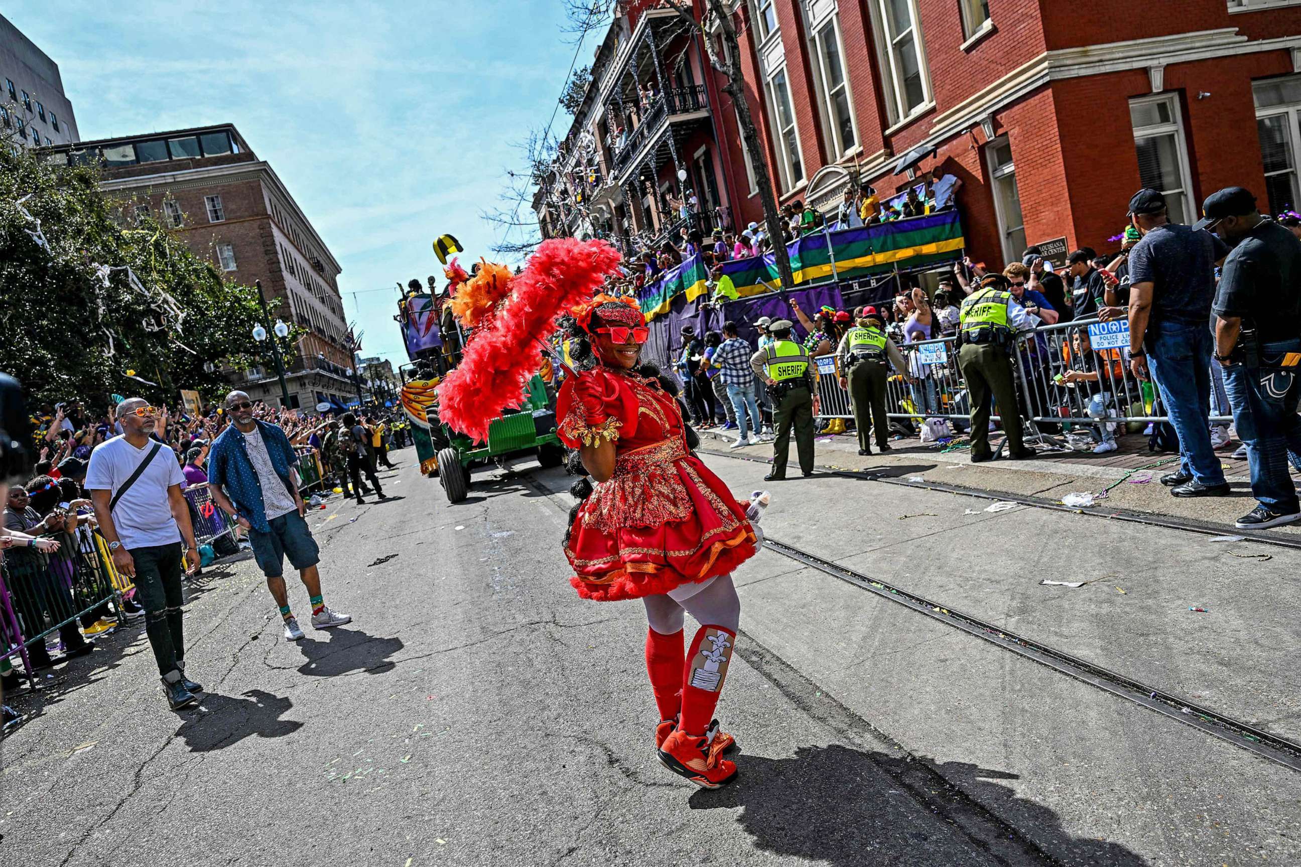 Mardi Gras Kicks Off In New Orleans Abc News 