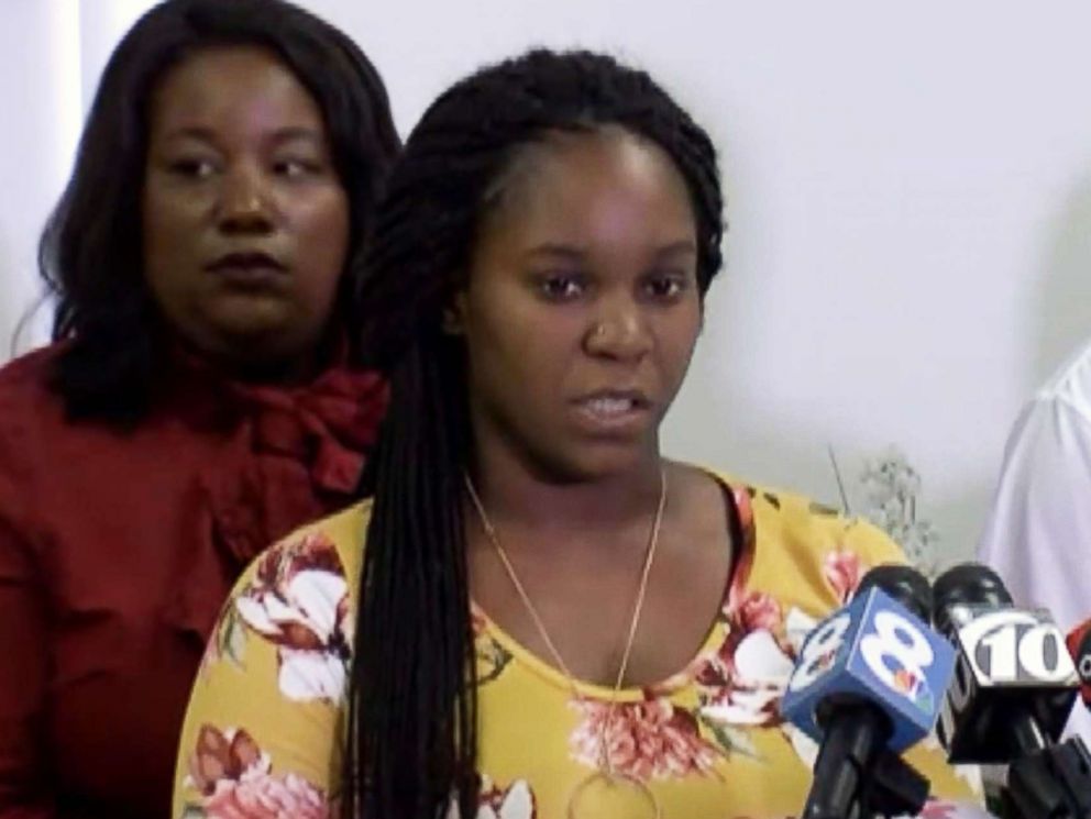   PHOTO: Britney Jacobs talks about the deadly murder of her boyfriend Markeis McGlockton as her father, Michael McGlockton and family lawyer Michele Rayner, in Clearwater, Florida on July 24, 2018. [19659004] WFTS-TV [19659005] Britney Jacobs talks about the death of her boyfriend Markeis McGlockton as her father, Michael McGlockton and family lawyer Michele Rayner, in Clearwater, Florida on July 24, 2018. </span></figcaption></figure>
<p itemprop=