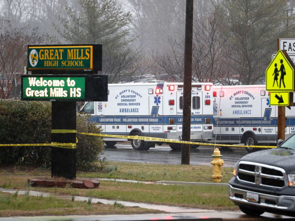 PHOTO: Deputies, federal agents and rescue personnel, converge on Great Mills High School, the scene of a shooting, March 20, 2018 in Great Mills, Md.