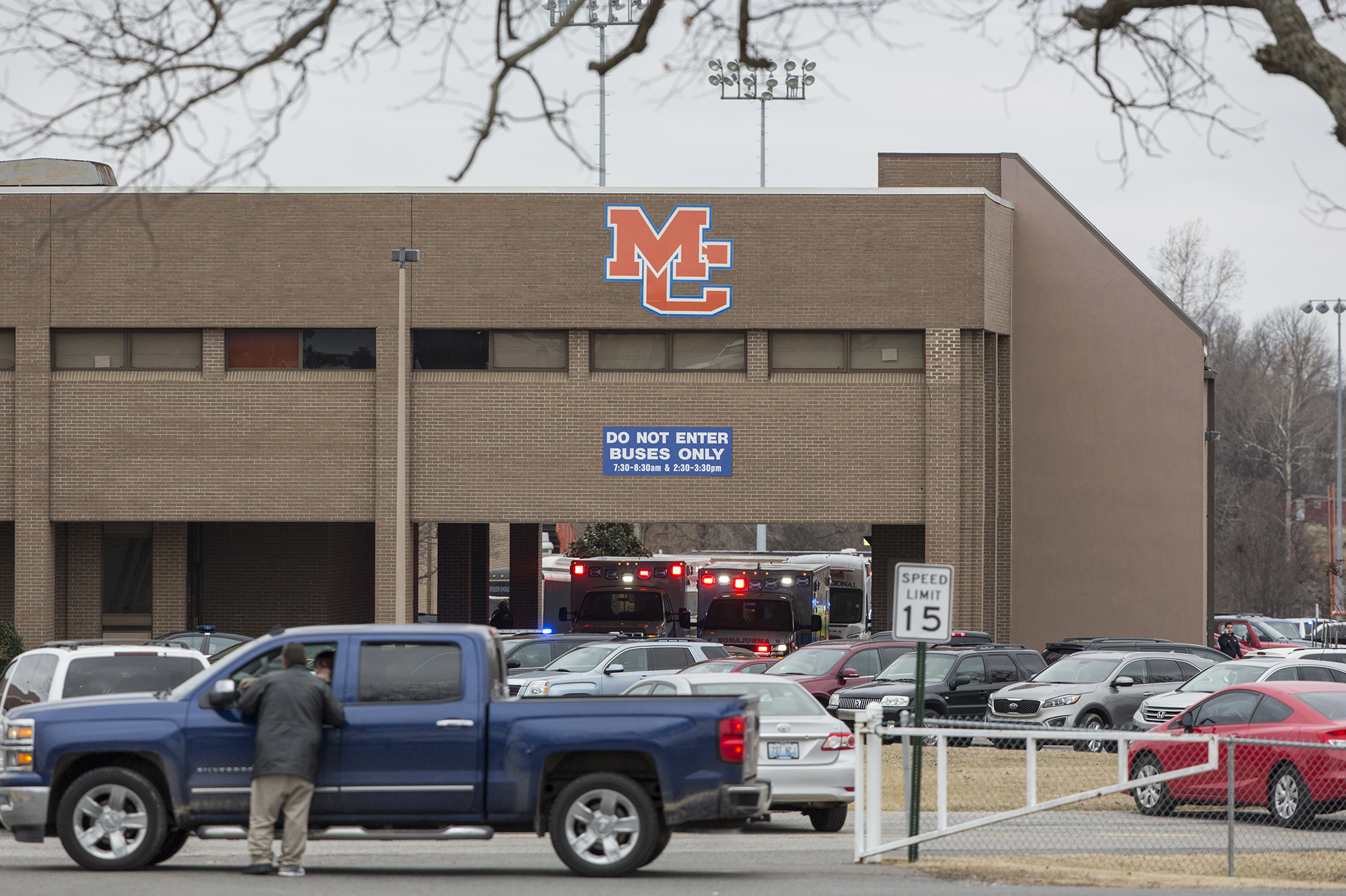 PHOTO: Emergency crews in Benton, Ky. respond to Marshall County High School after a fatal school shooting, Jan. 23, 2018.