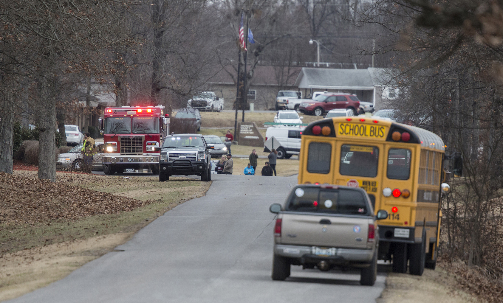 PHOTO: Emergency crews respond to Marshall County High School shooting, Jan. 23, 2018, in Benton, Ky.