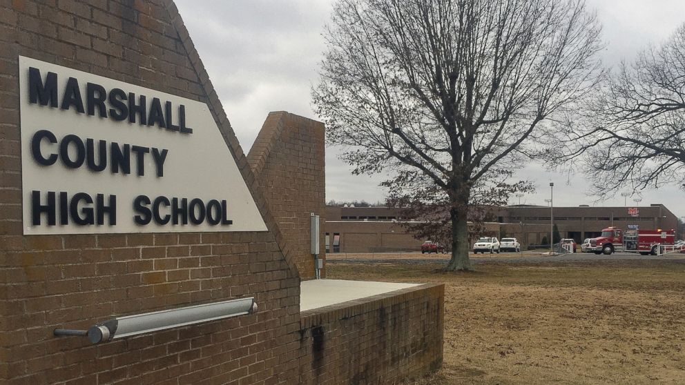 PHOTO: Authorities investigate the scene of fatal school shooting, Jan 23, 2018, in Benton, Ky. 