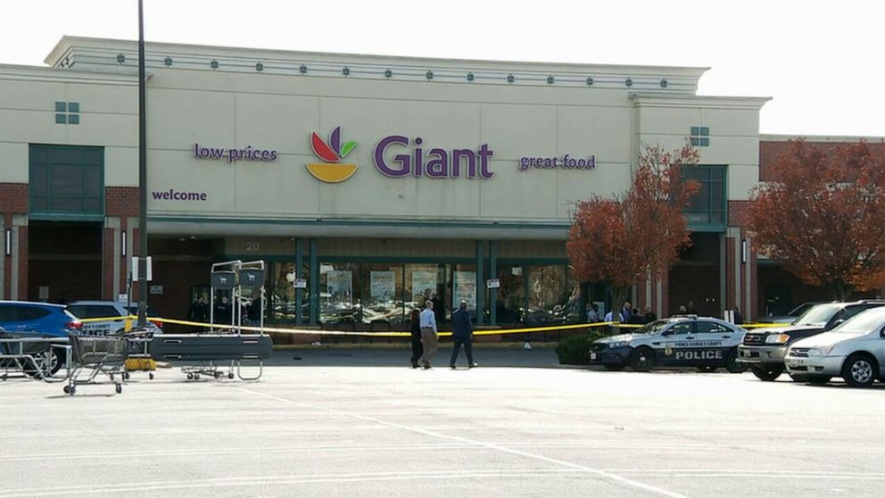 Shoplifter, security guard dead after exchanging gunfire at grocery store: Police