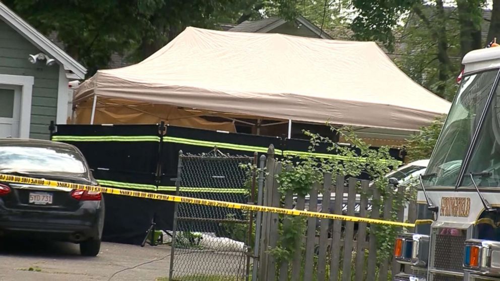PHOTO: Authorities have erected a tent where three dead bodies have been discovered at a Massachusetts home associated with a kidnapping suspect.