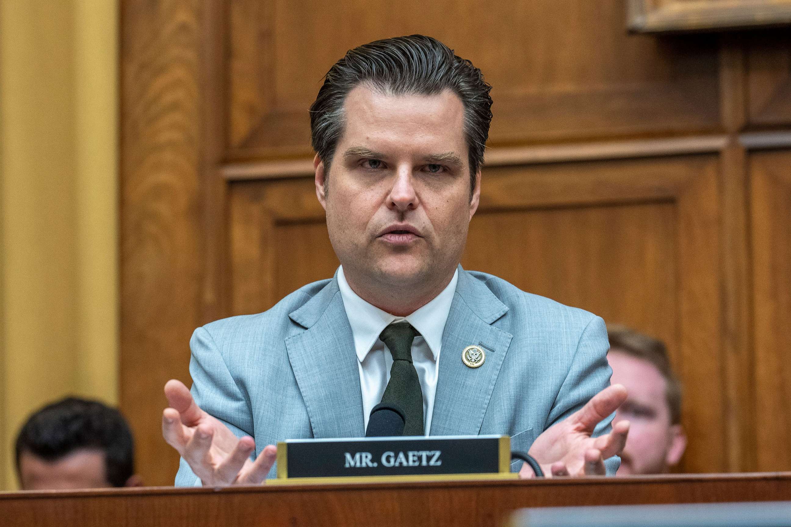 FOTO: Der Abgeordnete Matt Gaetz stellt während einer Anhörung des Justizausschusses des Repräsentantenhauses am 13. Juli 2023 auf dem Capitol Hill in Washington, D.C. Fragen.